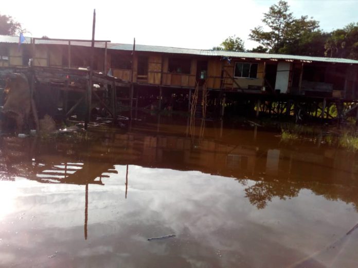 Hujan berterusan akibat banjir di SK Kuala Bok dan Rumah 