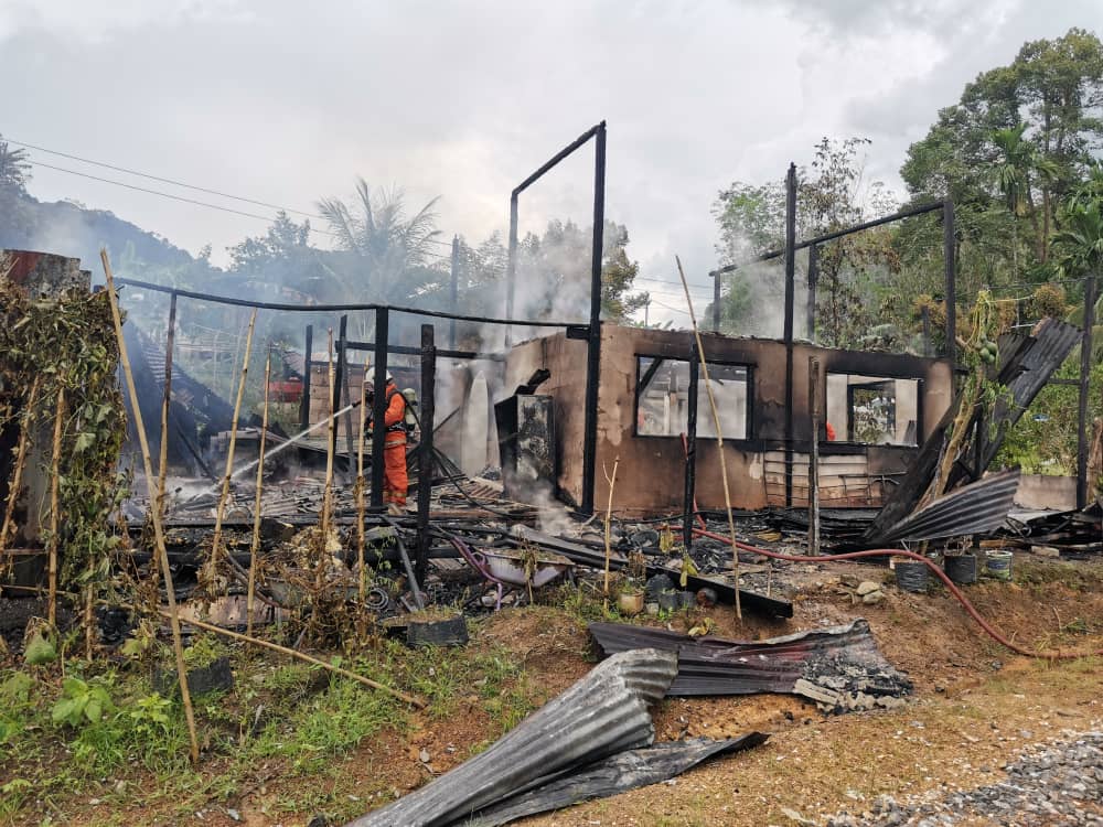 Three Homeless After Fire Destroys House At Kg Gedung Belimbing ...